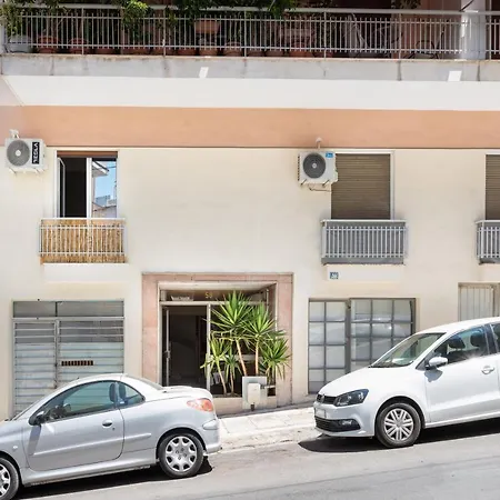 Nike S Katechaki Appartement